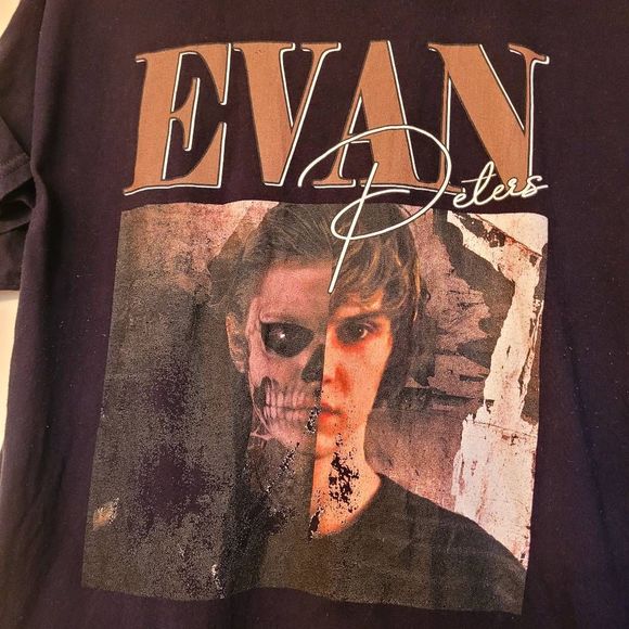 Evan Peters Gildan Tshirt - Picture 2 of 3